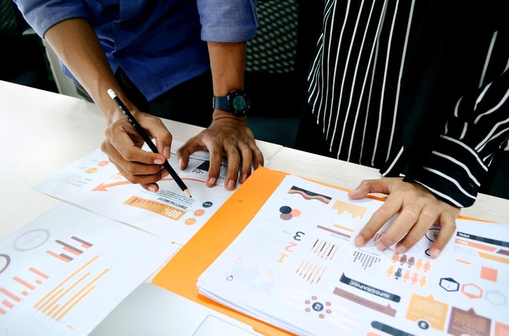 a picture to represent advantages of hiring a desgin consultancy and how hiring bang design will help them grow their businss